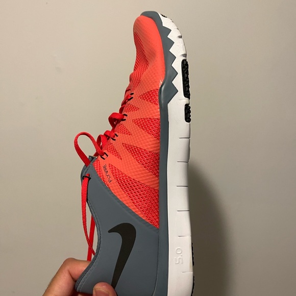 Nike 5.0 free tr flywire for men size 13 . Can be used as a gym shoes or running - Picture 3 of 5